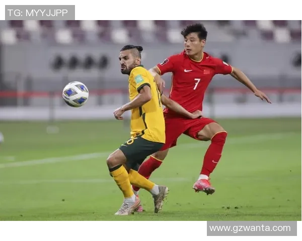 足球松动防守策略解析提升球队整体防守能力与战术灵活性