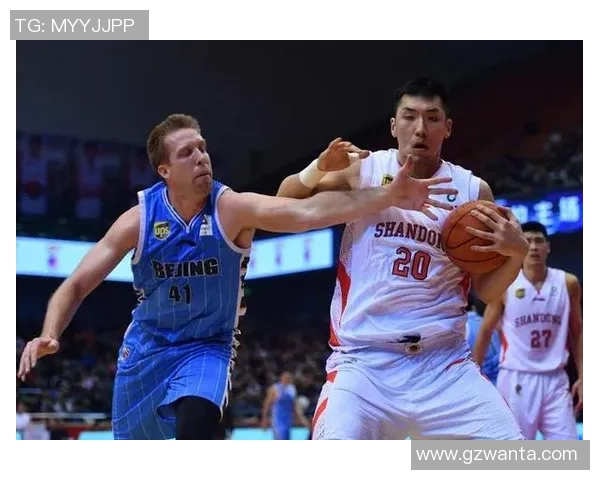 重庆篮球队团队协作引发热议球迷对战术配合和球员表现展开激烈讨论